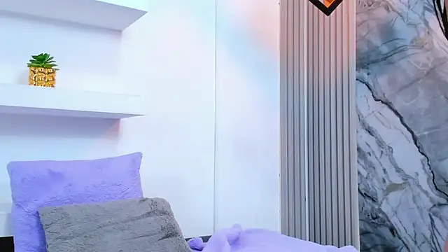 IsabellaMonet live XXX chat