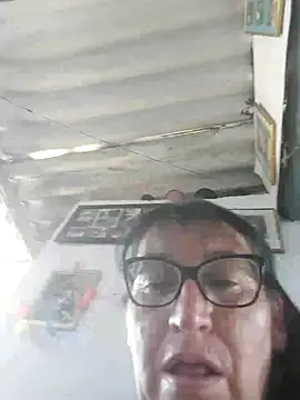 clarita_01 Adlı Modelin Canlı XXX Sohbeti