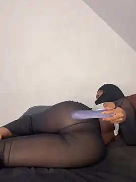 KiaraAmara Adlı Modelin Canlı XXX Sohbeti