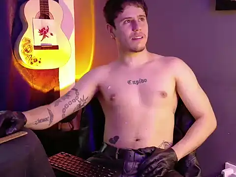 Онлайн чат XXX Antonello_Vannucci