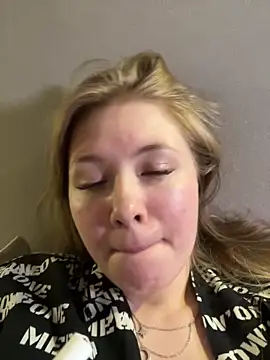 _Leya_ Adlı Modelin Canlı XXX Sohbeti