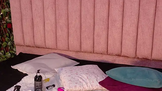 MiaJanss Adlı Modelin Canlı XXX Sohbeti