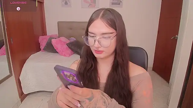 Miley_Baker Adlı Modelin Web Kamerası Şovu