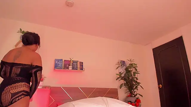 XXX chat uživo modela YariRose