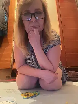 Irina2909@xh 现场XXX聊天