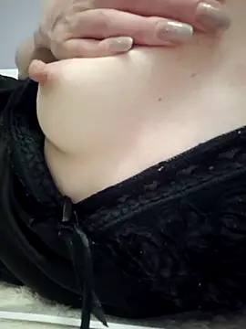 Chat +18 de Butterfly_Lily ao vivo