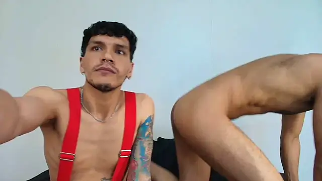 Show modela Benjamin_show na web-kameri