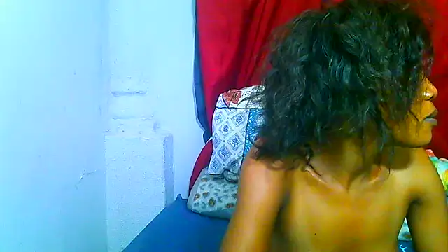 freaky_naughty Chat XXX in diretta