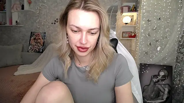 NickyAdamidi 即時 XXX 聊天