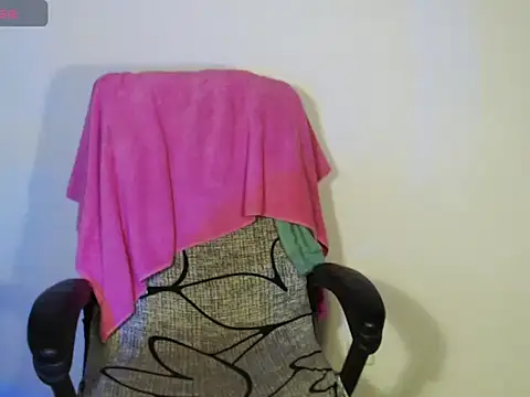 Hannah_Kiim élő XXX-chatje