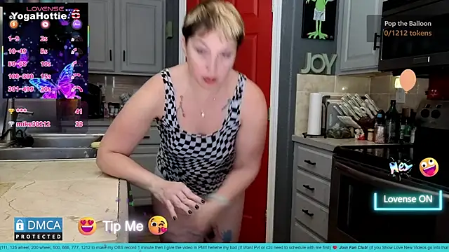 YogaHottie76 webcam show