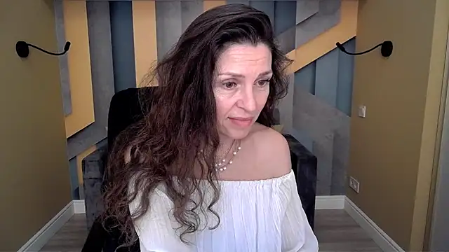 EllaLong's Live XXX Chat