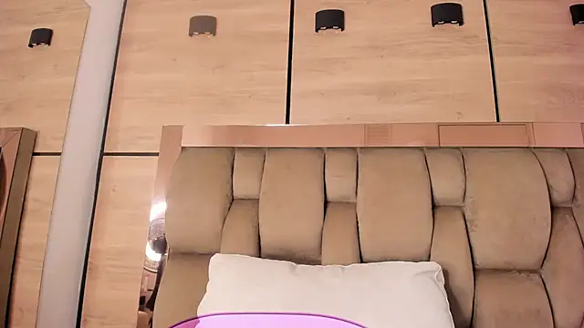 karol_lewiss élő XXX-chatje