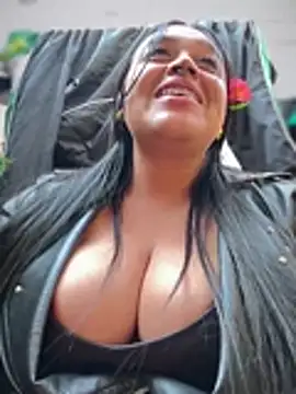 Pertunjukan Kamera Web -Mia1