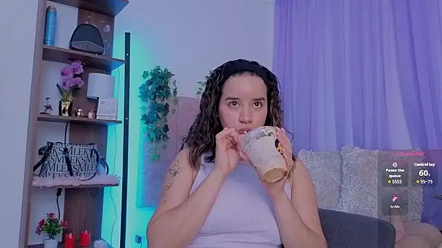 emilyrouxe's Live XXX Chat