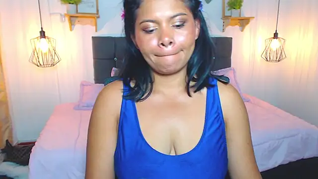 Emma_hassani: онлайн-секс-чат