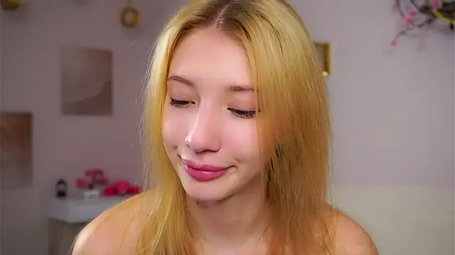 SunnivaCovil Chat XXX in diretta