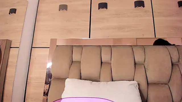 Chatroom XXX en direct de karol_lewiss