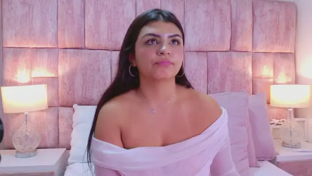 EmmaLeens Adlı Modelin Canlı XXX Sohbeti