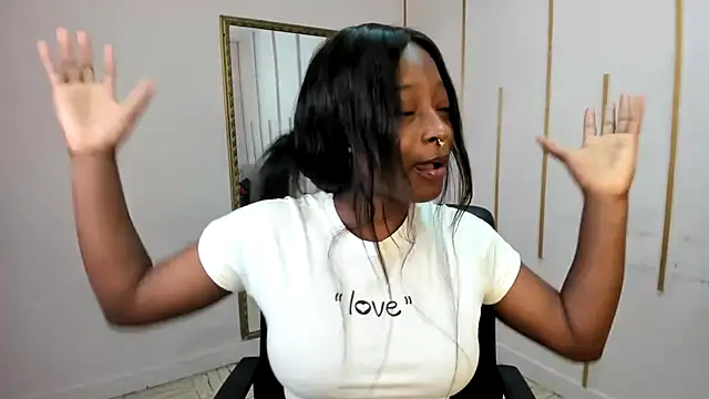 แชท XXX สดของ Nayariskaya