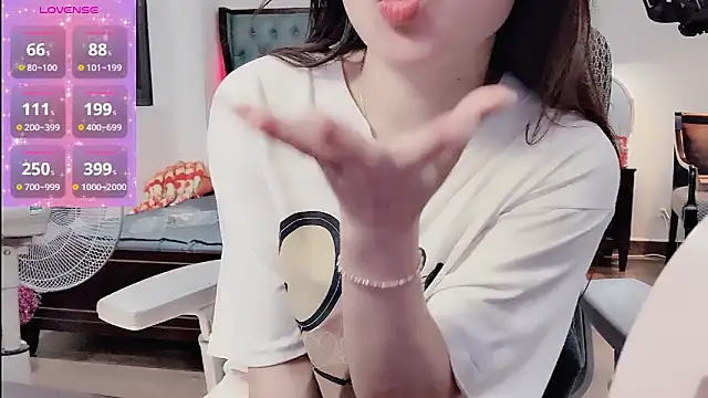 Онлайн чат XXX Caryln-Bun