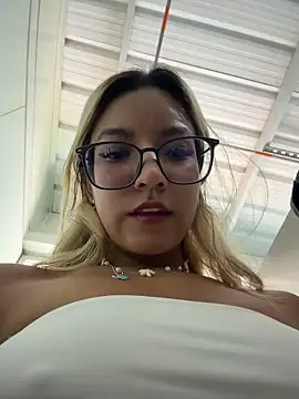 Pretty_roxxyy – webcam-show