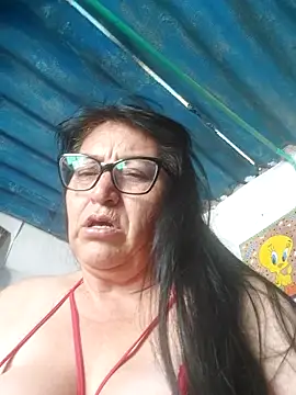 clarita_01's Live XXX Chat