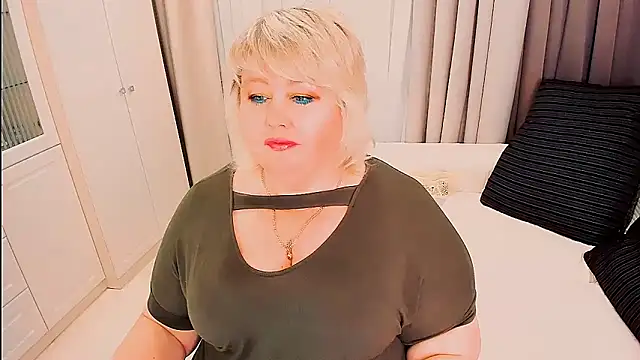 BIGTITSBBW Chat XXX in diretta