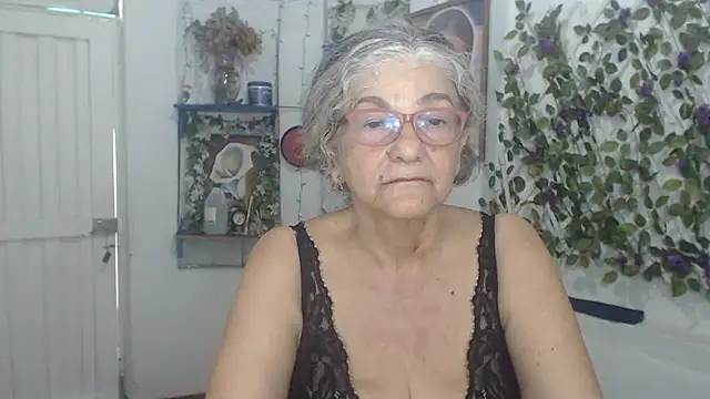 FunnyGrandma Webcam-Show