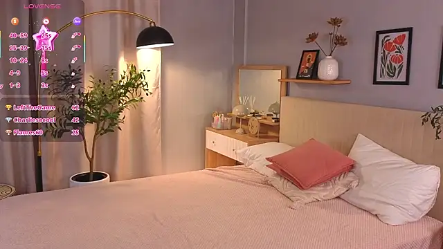 TomieFern_ Show Webcam