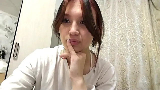 TameikaLatty: διαδικτυακό σόου στην κάμερα