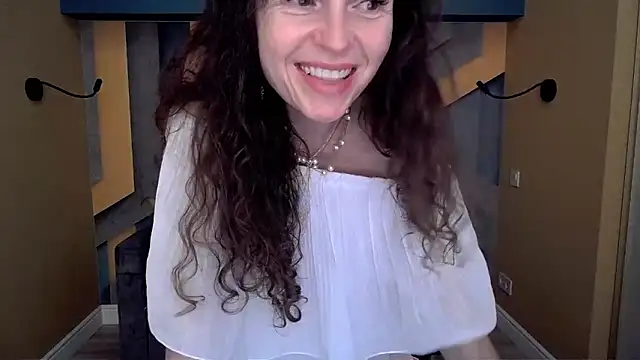 EllaLong's Live XXX Chat