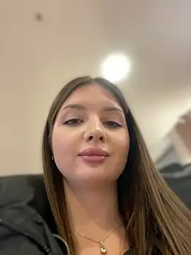 KrisMagnoly Chat XXX in diretta