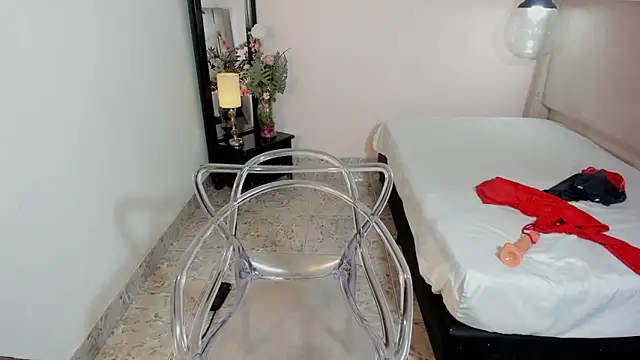 CharlotteKing8 Chat XXX live