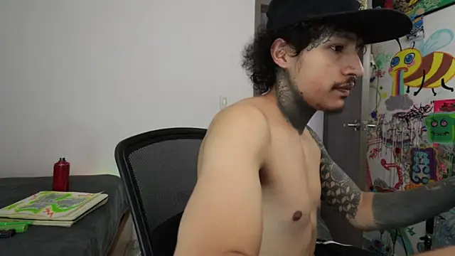 trieone Live XXX-Chat