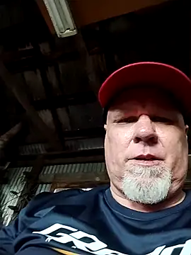 Reddog833's Webcam Show