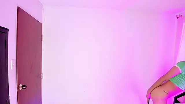 francesca_suzett_ Adlı Modelin Canlı XXX Sohbeti