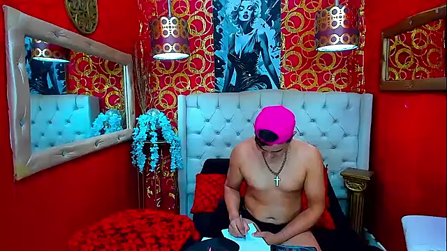 Show modela PEINBOYS na web-kameri