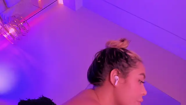 Sembang XXX Secara Langsung VioletaAbel