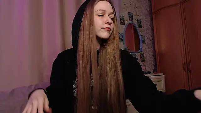 Adeline_Maxwell Chat XXX in diretta