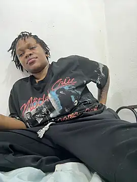 Boneca25 Adlı Modelin Canlı XXX Sohbeti