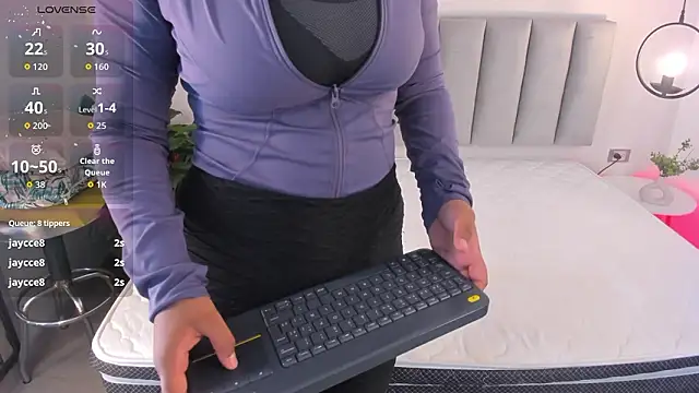 Sembang XXX Secara Langsung Tina_curly