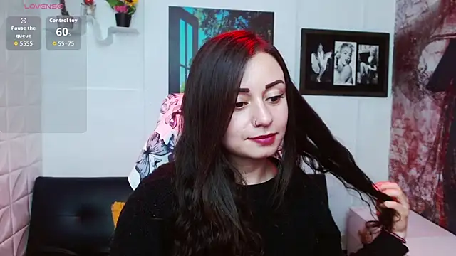 Eva_Roussell Adlı Modelin Canlı XXX Sohbeti