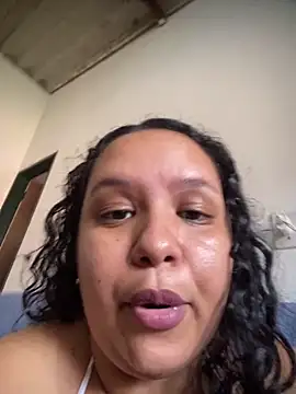 Bigostosa Adlı Modelin Canlı XXX Sohbeti