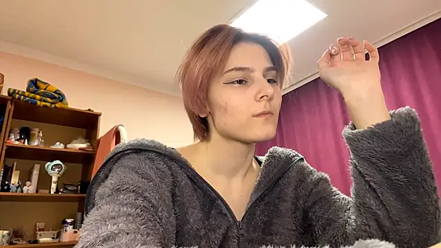 Show modela sooyevaa na web-kameri