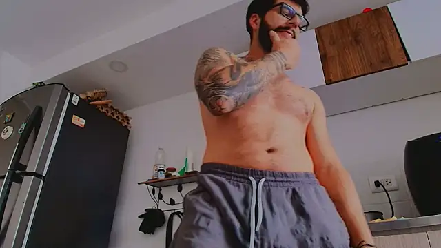 thomas_gun Live XXX-Chat