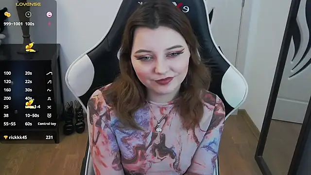 Chat +18 de pretty_little_thing ao vivo