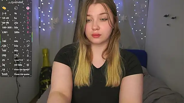 Živý XXX chat CuteSharloti