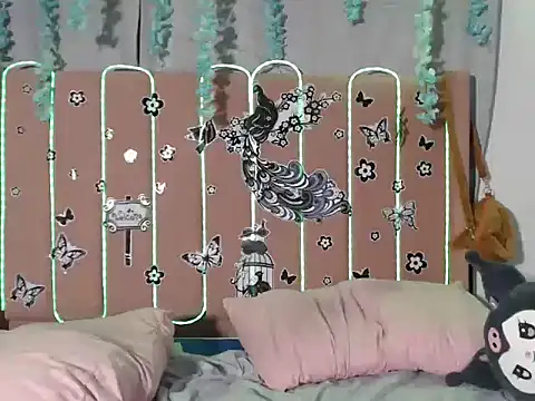 Raven_Goth8 Adlı Modelin Canlı XXX Sohbeti