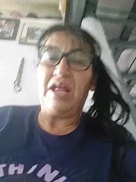 Chat +18 de clarita_01 ao vivo